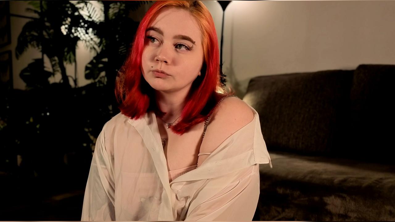 Webcam chat profile for lunaali: Latex & rubber