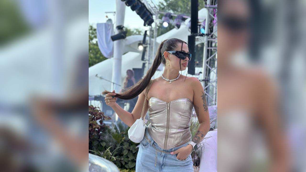 Webcam chat profile for Vikki22: Leather