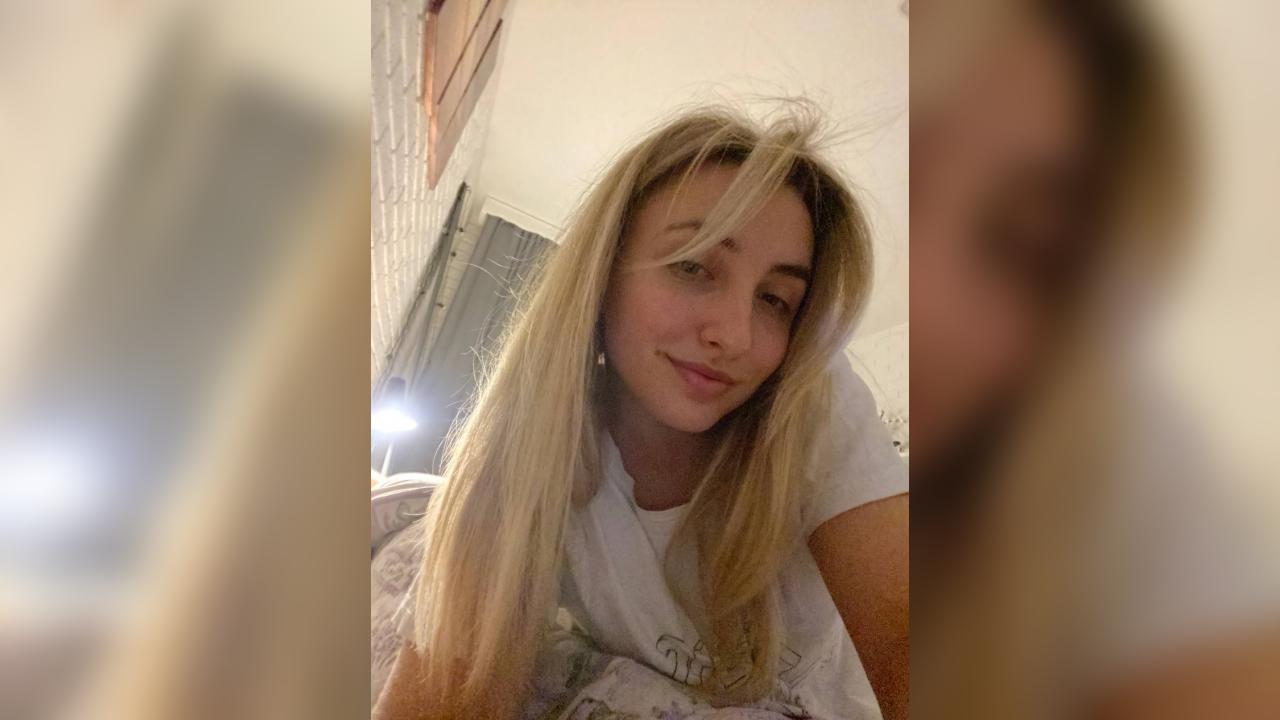 Webcam chat profile for LovelyAura