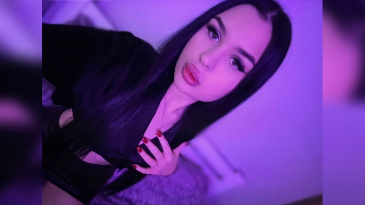 Webcam chat profile for MayaRaya