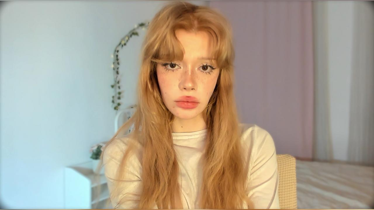 Webcam chat profile for SweetMell: Leather