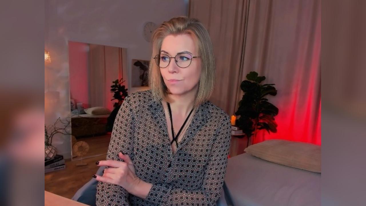 Webcam chat profile for AnnieLight: Legs, feet & shoes