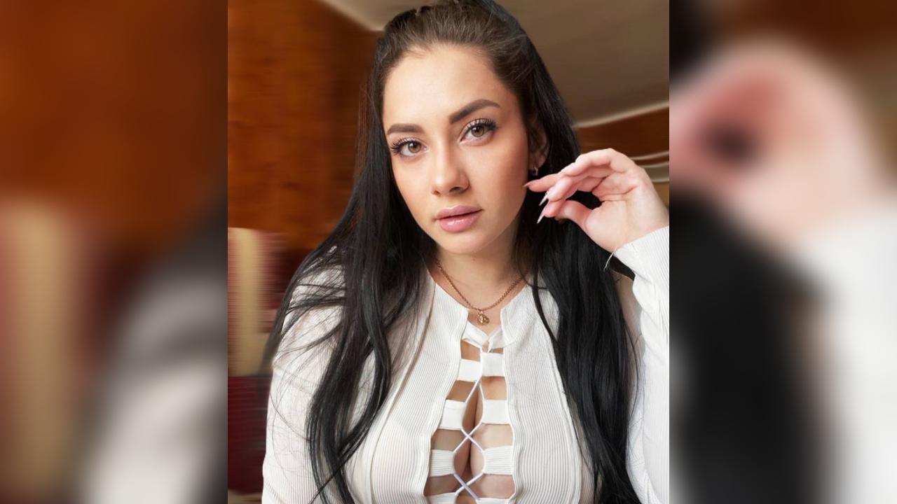 Webcam chat profile for BlackHoney: Dancing