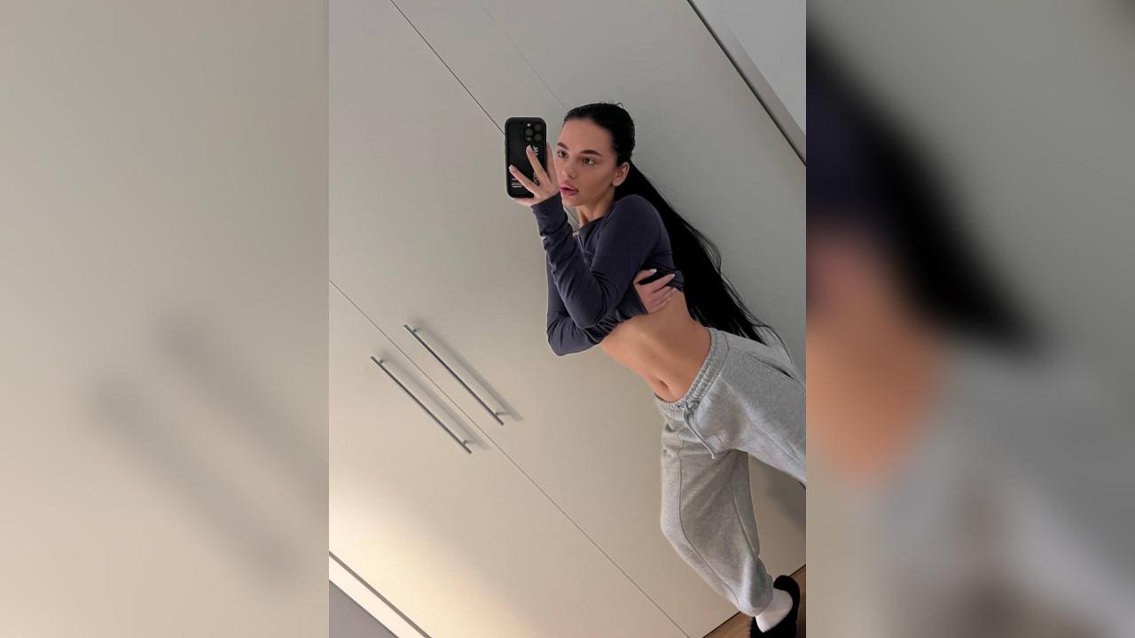 Webcam chat profile for Angelinna: Ask about my Hobbies