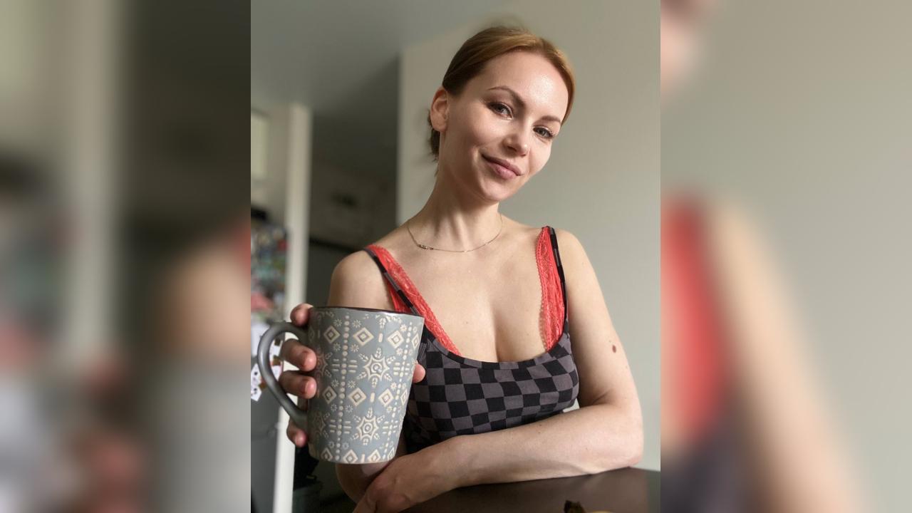 Webcam chat profile for LittleFoxyy: Outdoor Activities