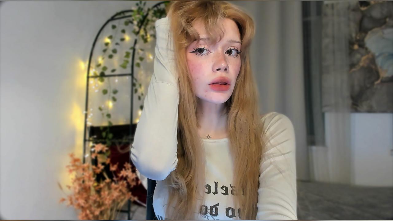 Webcam chat profile for SweetMell: Leather