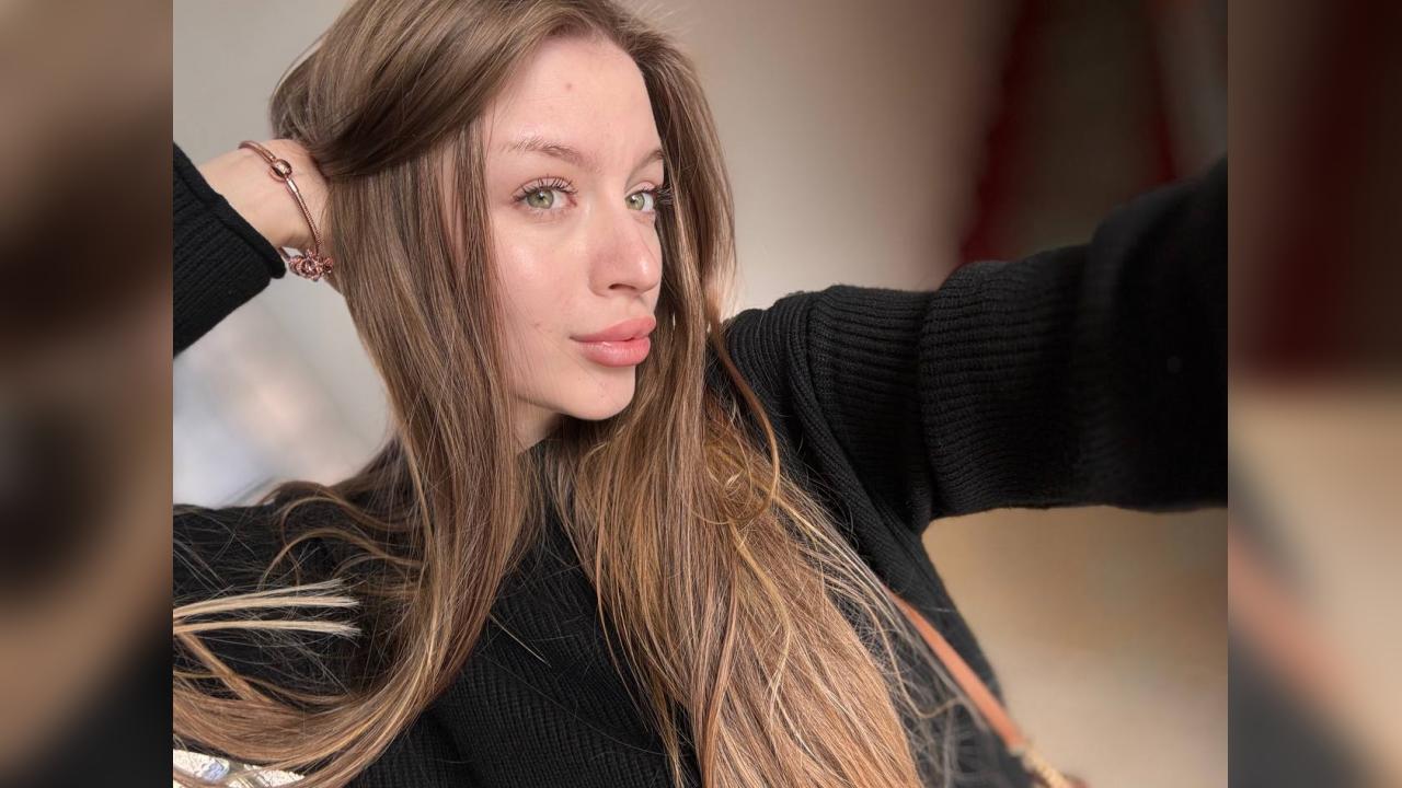 Webcam chat profile for Addelyn: Art