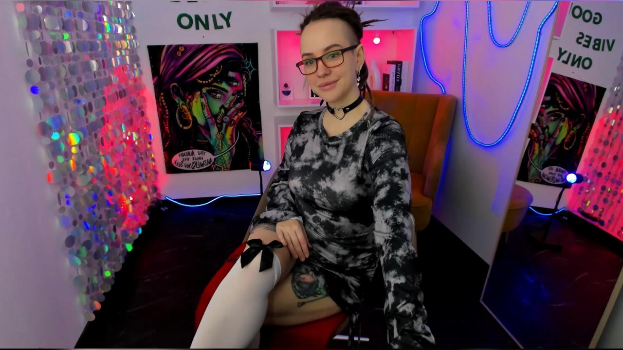 Webcam chat profile for LisaFoxy: Legs, feet & shoes