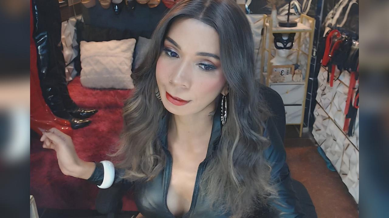 Webcam chat profile for CELINAFOX: Dominatrix