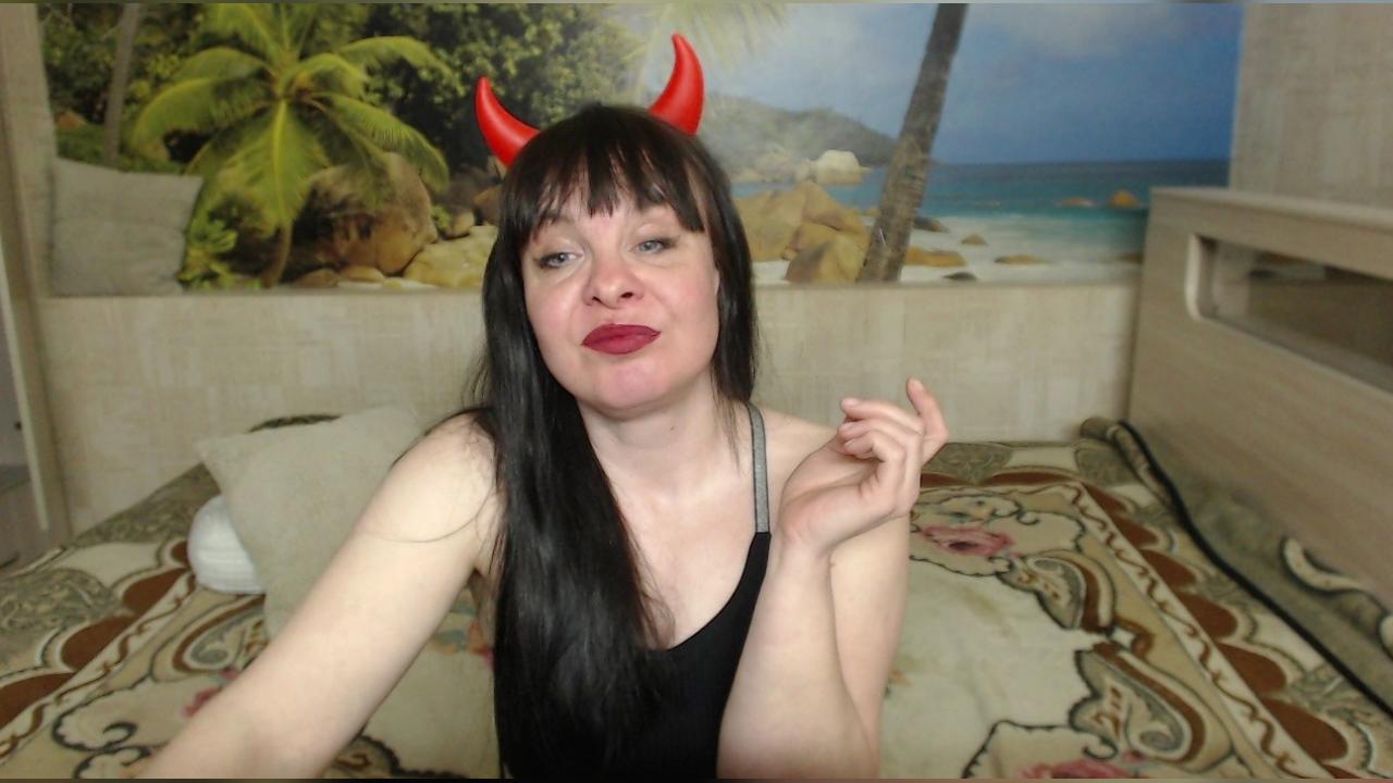 Webcam chat profile for Destinybbb: Bondage & discipline