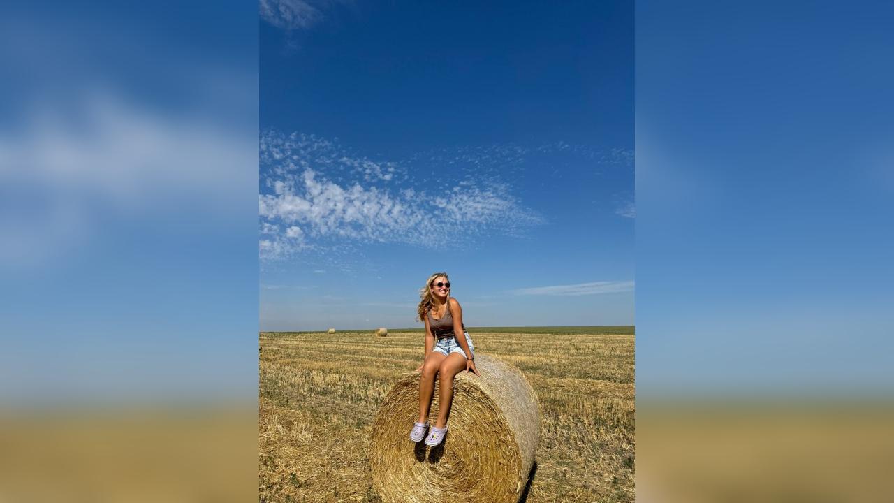 Webcam chat profile for LovelyAura