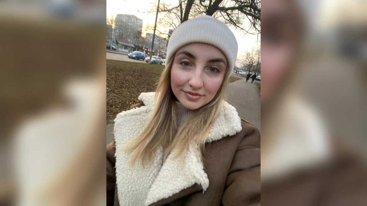 Webcam chat profile for LovelyAura