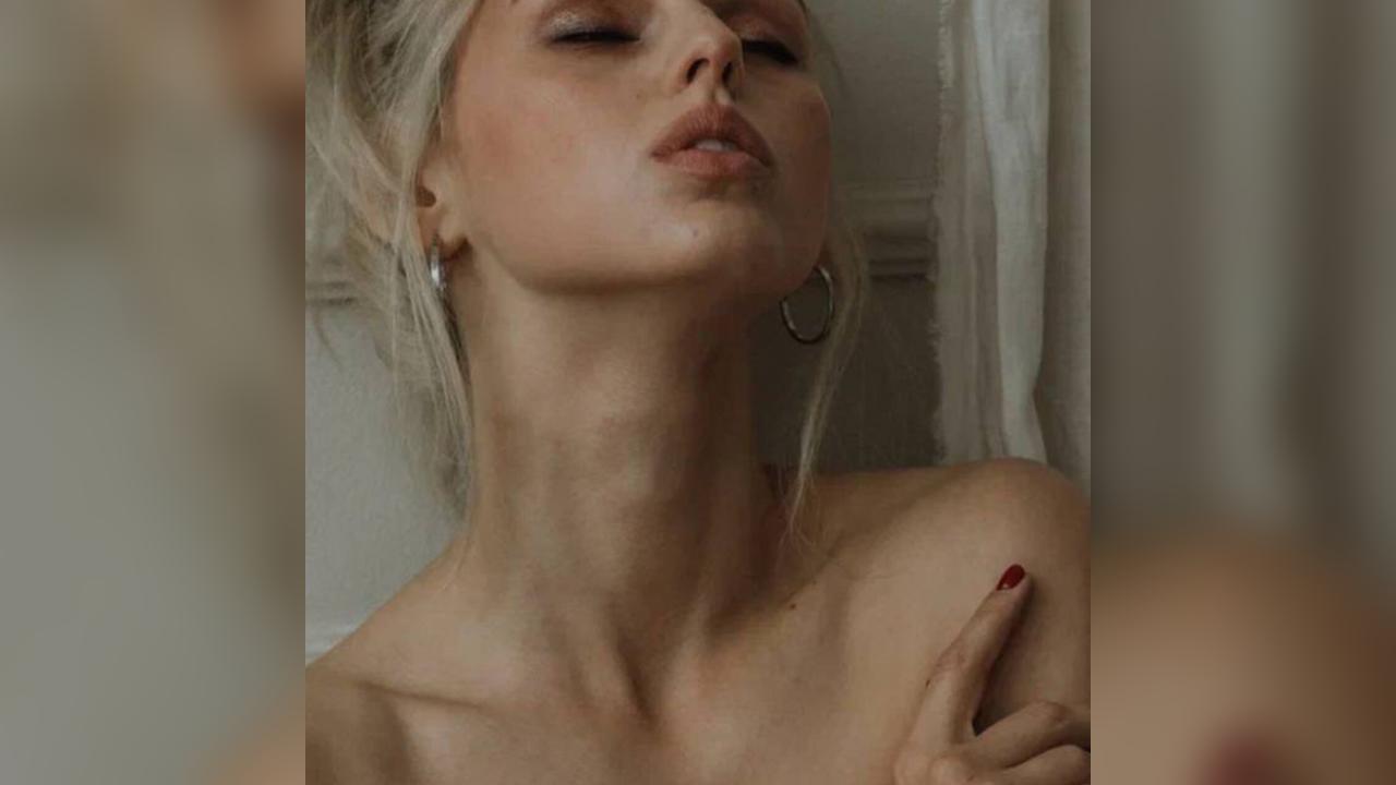 Webcam chat profile for AngyModels55: Leather