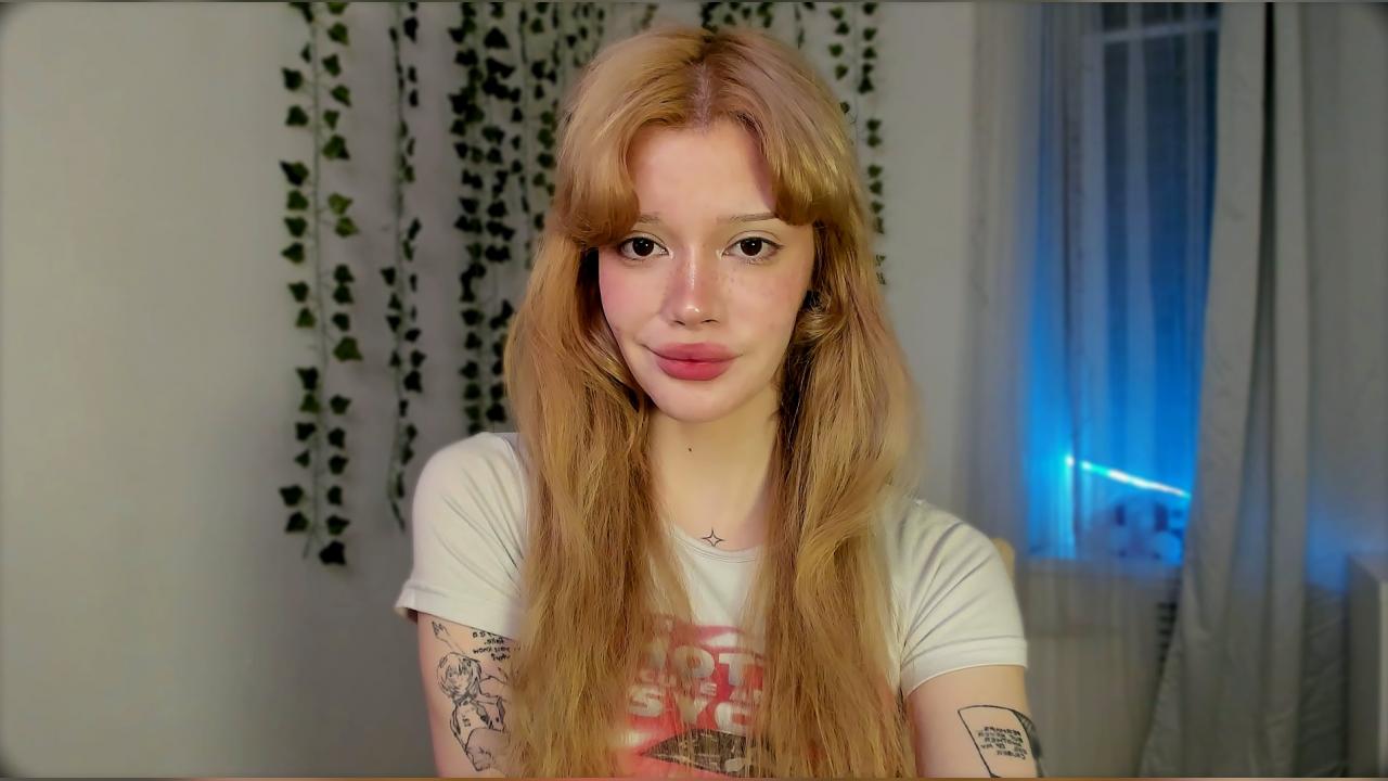 Webcam chat profile for SweetMell: Leather