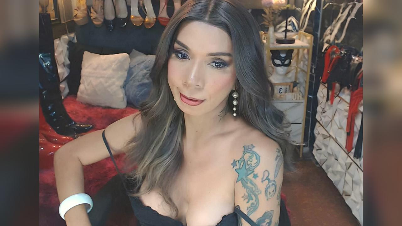 Webcam chat profile for CELINAFOX: Dominatrix