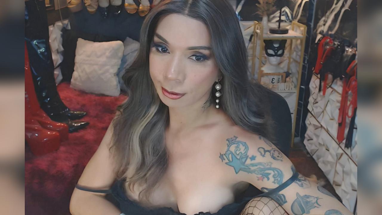 Webcam chat profile for CELINAFOX: Dominatrix