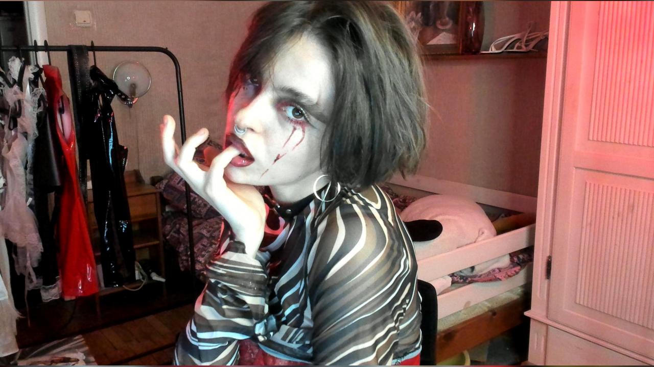 Webcam chat profile for LanaSoft: Kissing