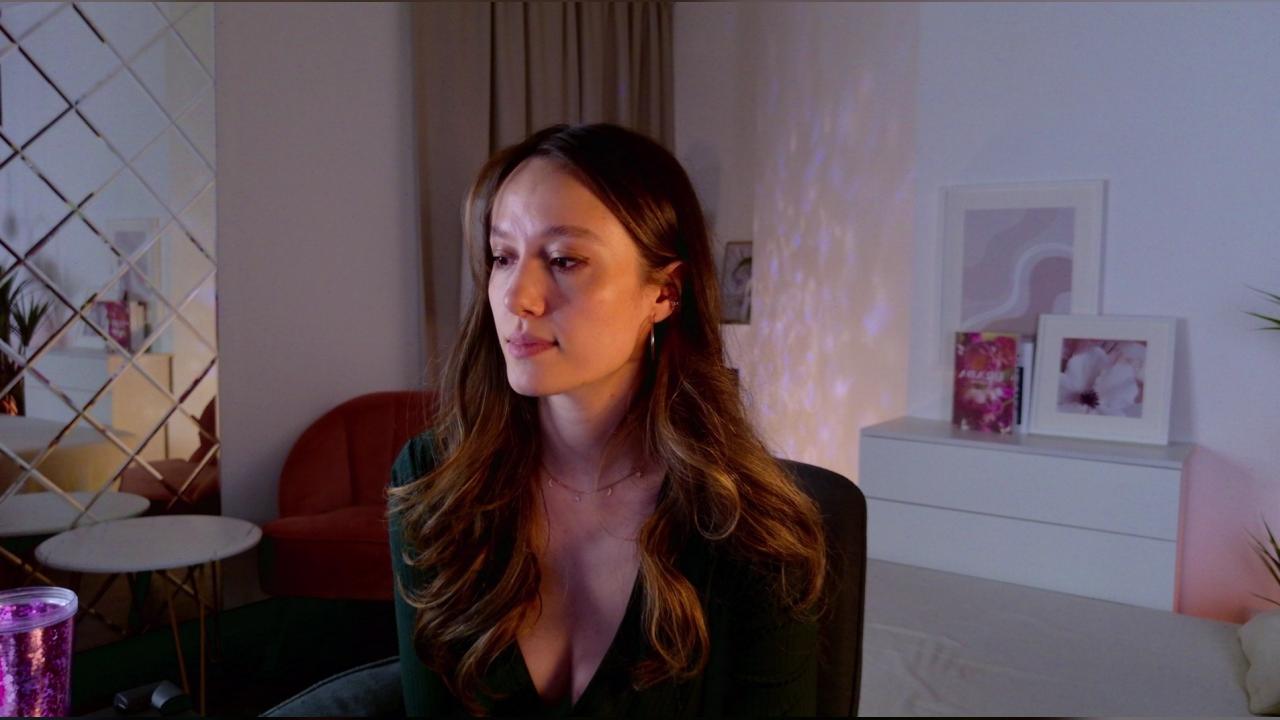 Webcam chat profile for AgnesGoddes: Legs, feet & shoes