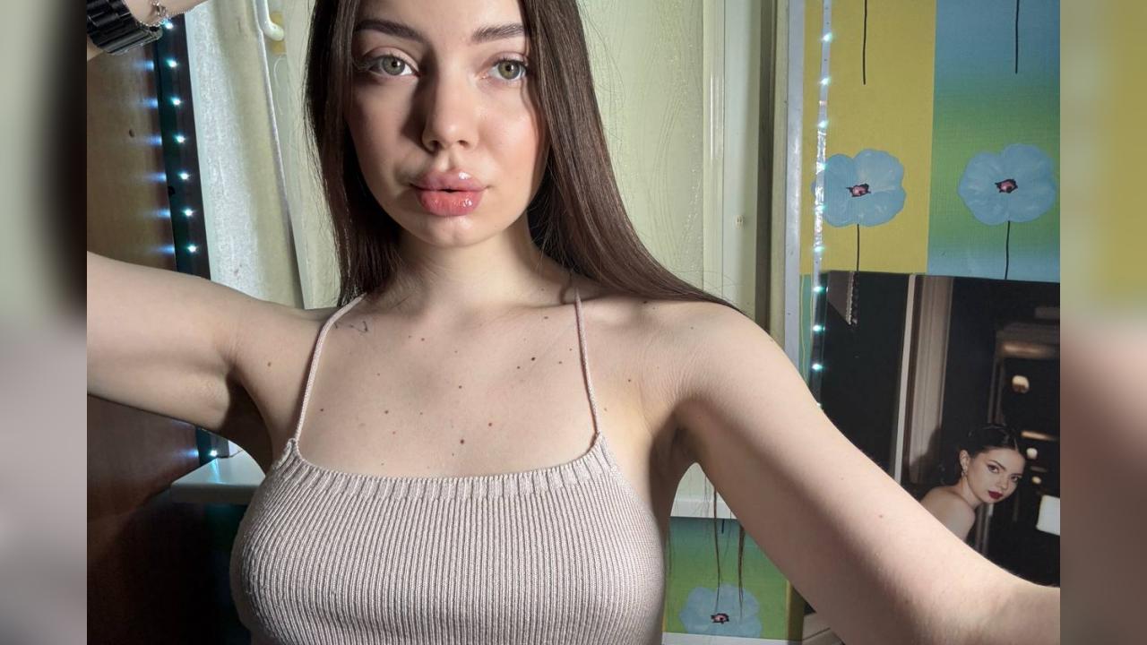 Webcam chat profile for 1Doll