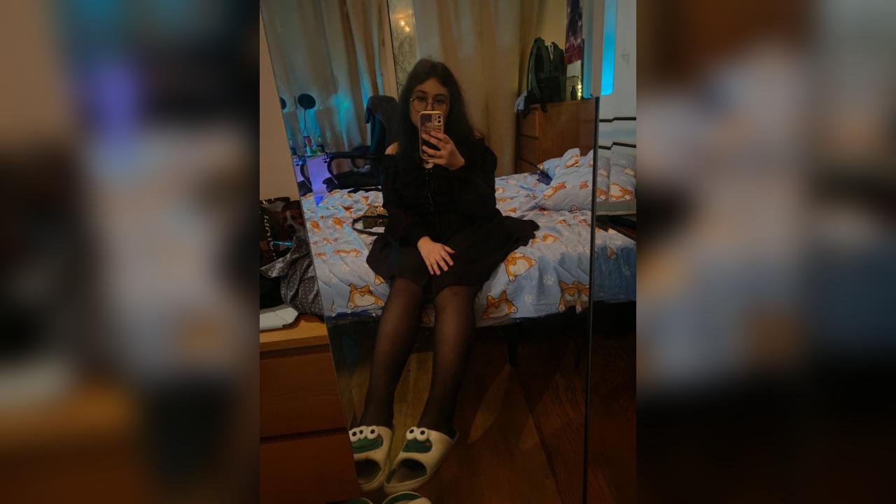 Webcam chat profile for Cyrina: Ask about my Hobbies