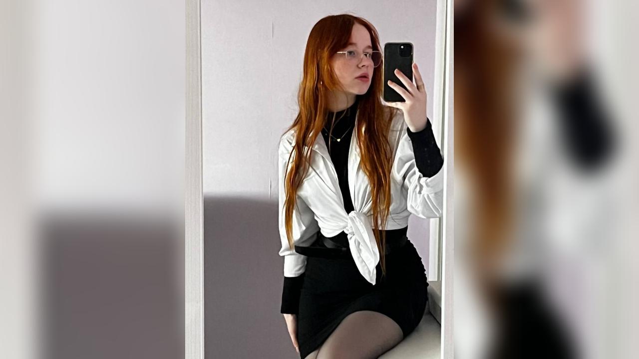 Webcam chat profile for sweetiefoxxxy: Latex & rubber