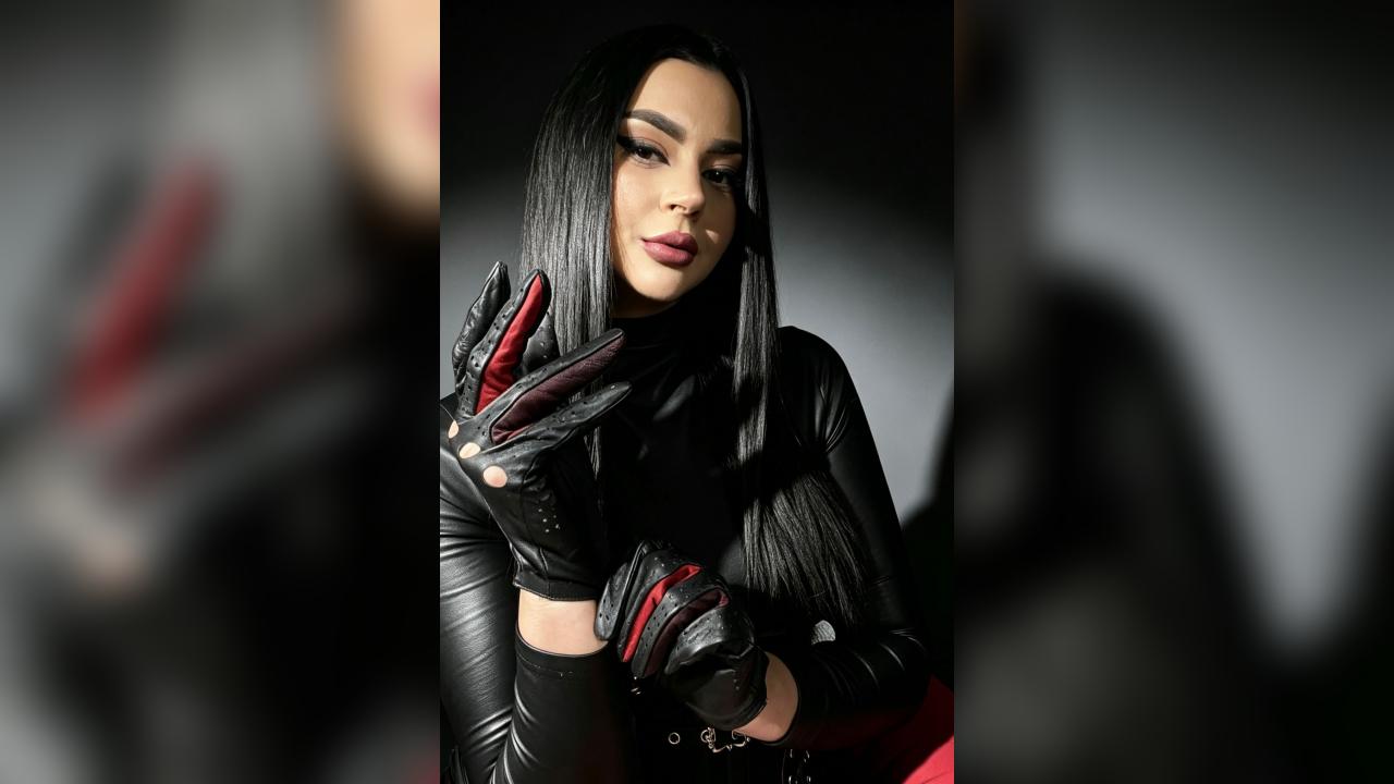 Webcam chat profile for EdiithFuchs: Leather