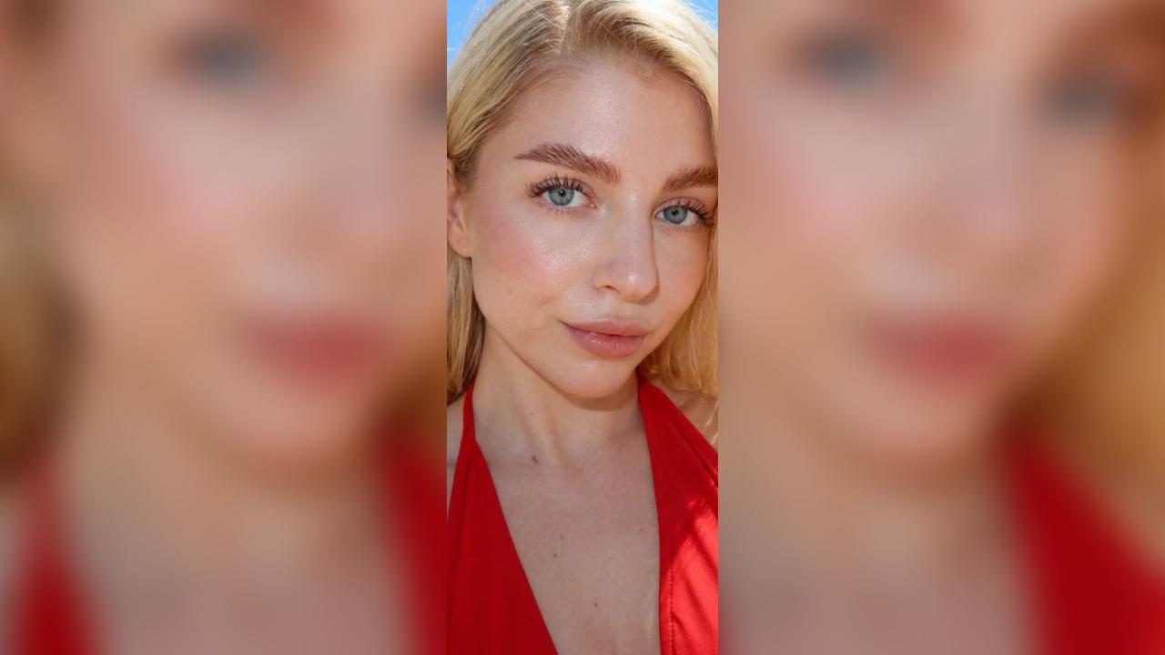 Webcam chat profile for Elunor