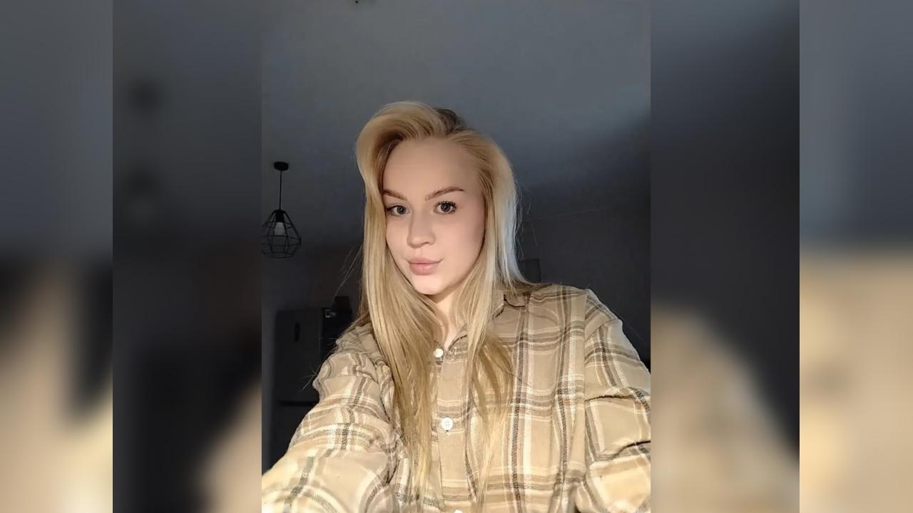 Webcam chat profile for Arlisse: Ask about my Hobbies