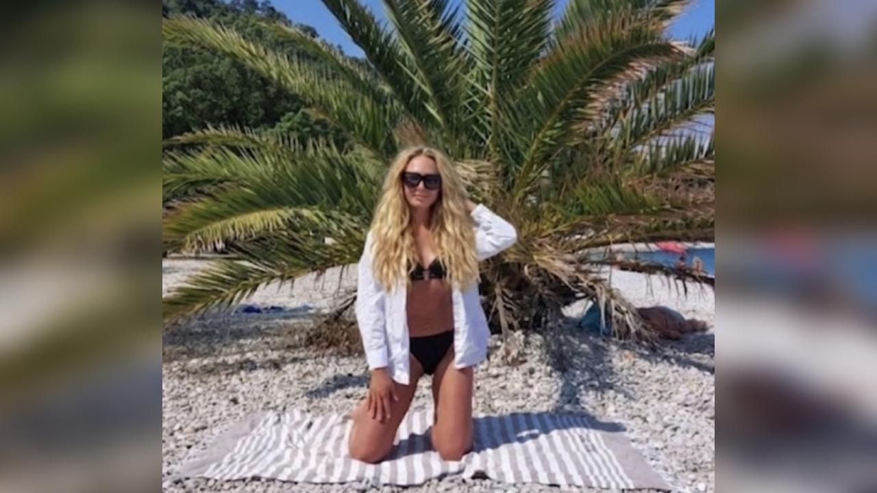 Webcam chat profile for HoneyDesire