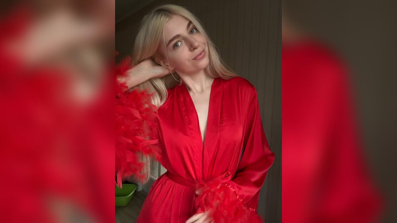 Webcam chat profile for Joliee: Ask about my Hobbies