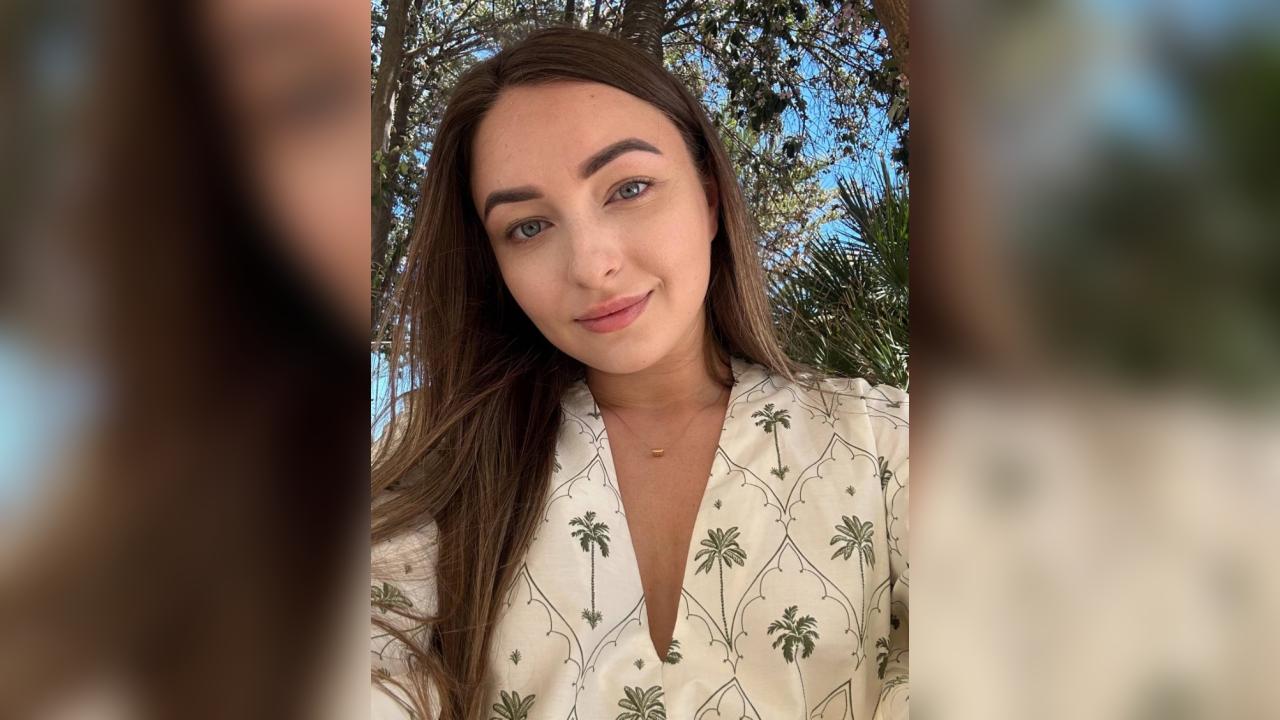 Webcam chat profile for Azaria: Ask about my Hobbies