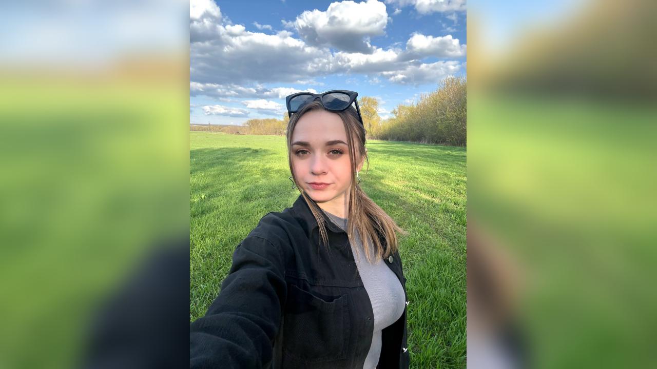 Webcam chat profile for 1MissChanel: Legs, feet & shoes