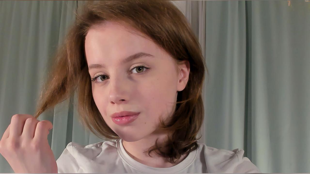 Webcam chat profile for GabiAddams: Legs, feet & shoes