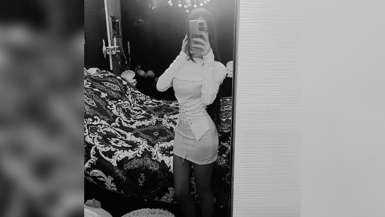 Webcam chat profile for AmiAmili: Outfits