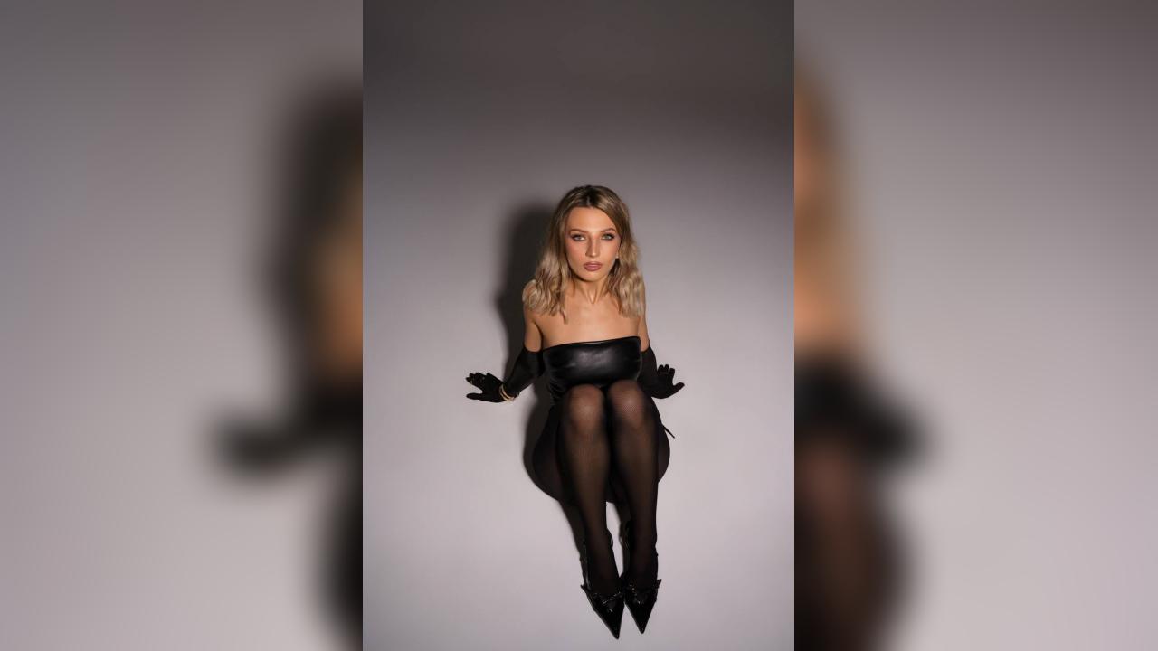 Webcam chat profile for Avelissee