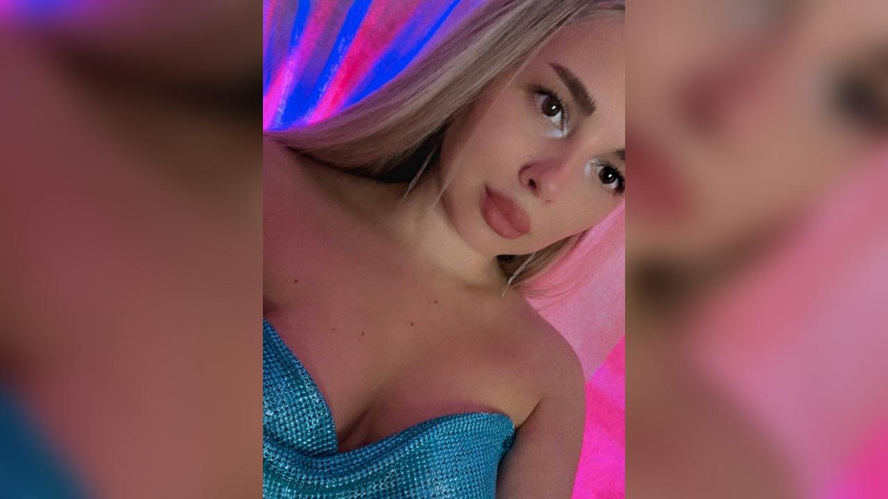 Webcam chat profile for Sonya888Diamond: Cooking