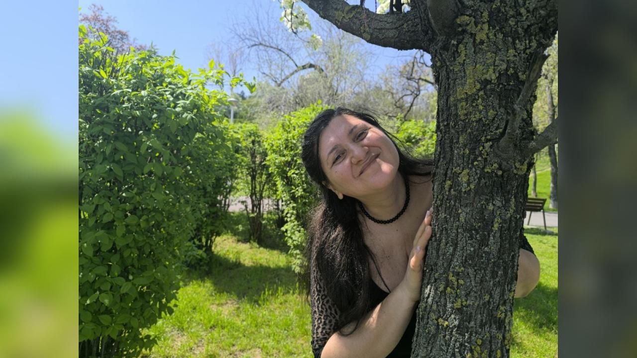 Webcam chat profile for SophiaBliss: Nipple play