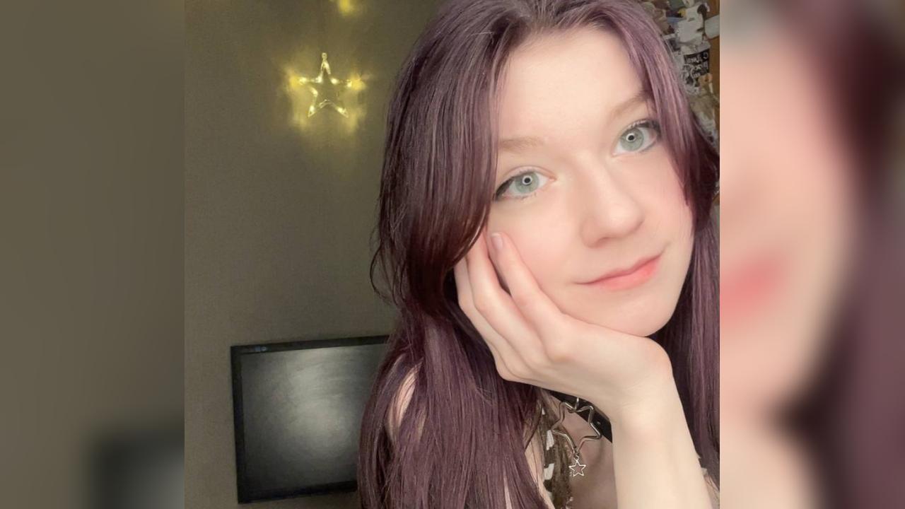 Webcam chat profile for Lorensia: Ask about my Hobbies