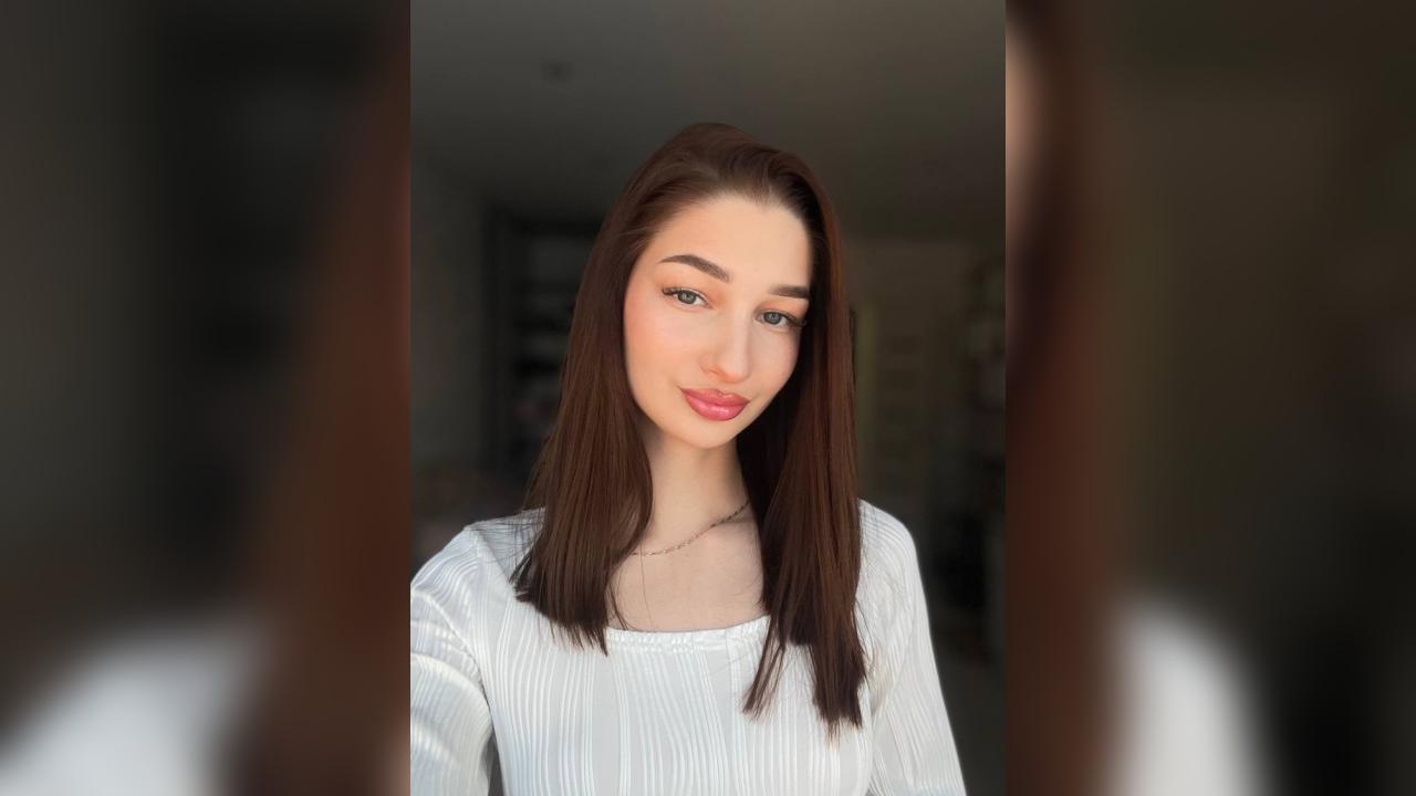 Webcam chat profile for Relya: Ask about my Hobbies