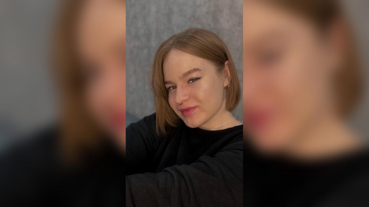 Webcam chat profile for Qelya: Ask about my Hobbies