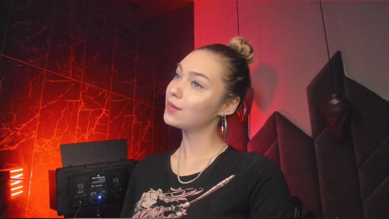 Webcam chat profile for AlysiaSun: Legs, feet & shoes