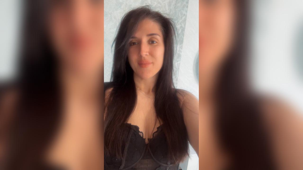 Webcam chat profile for Xavira