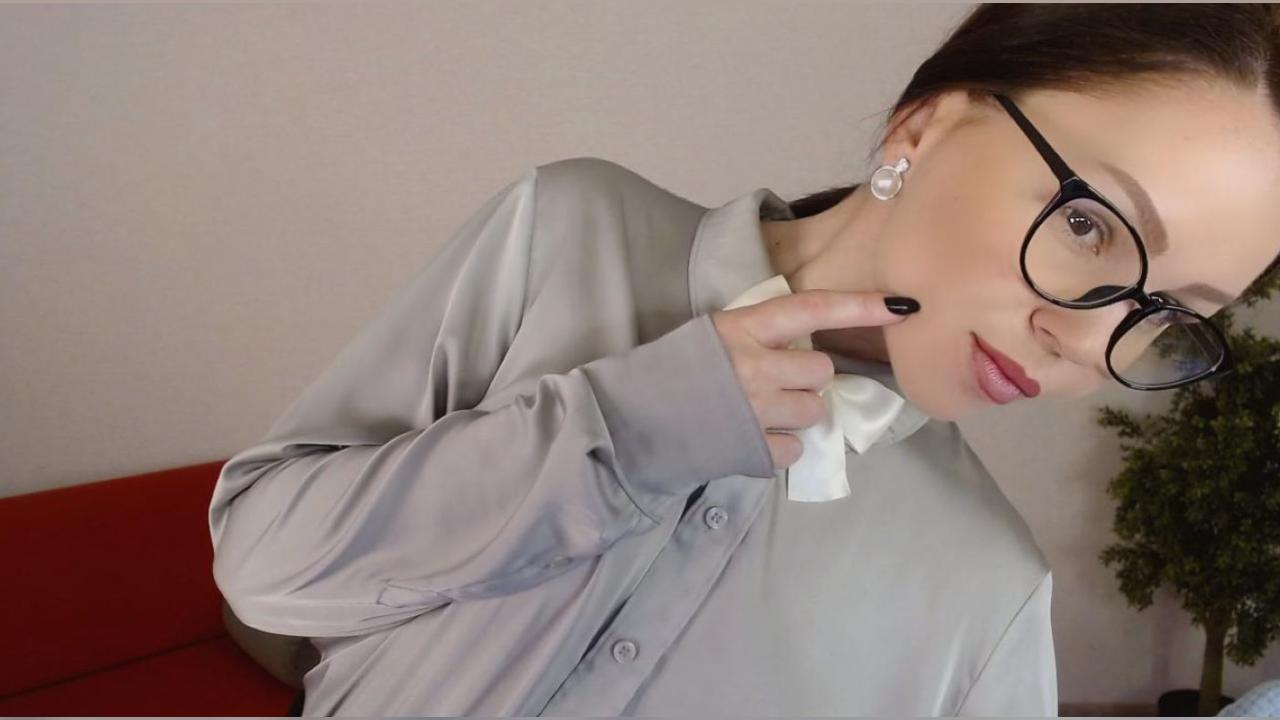 Webcam chat profile for VickyGold: Kissing