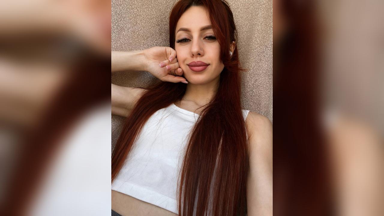 Webcam chat profile for Mary77: Travel