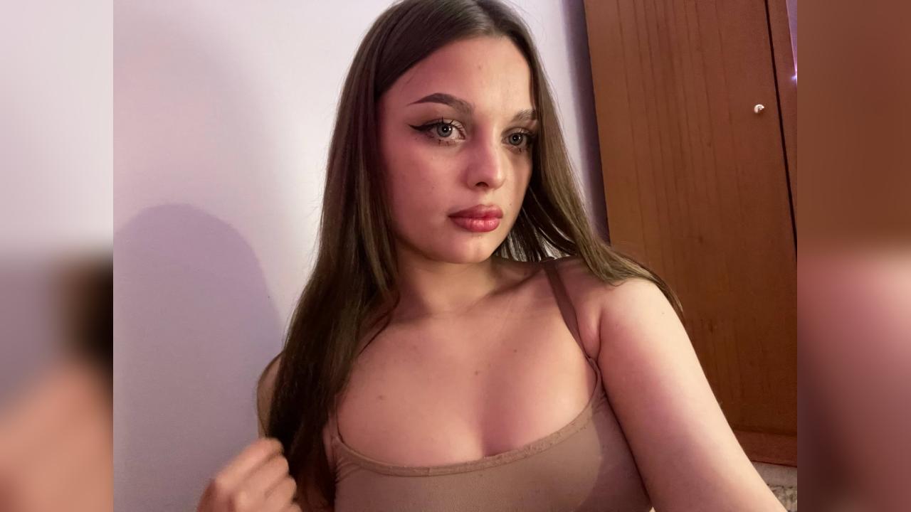 Webcam chat profile for MirraKitty: Ask about my other interests