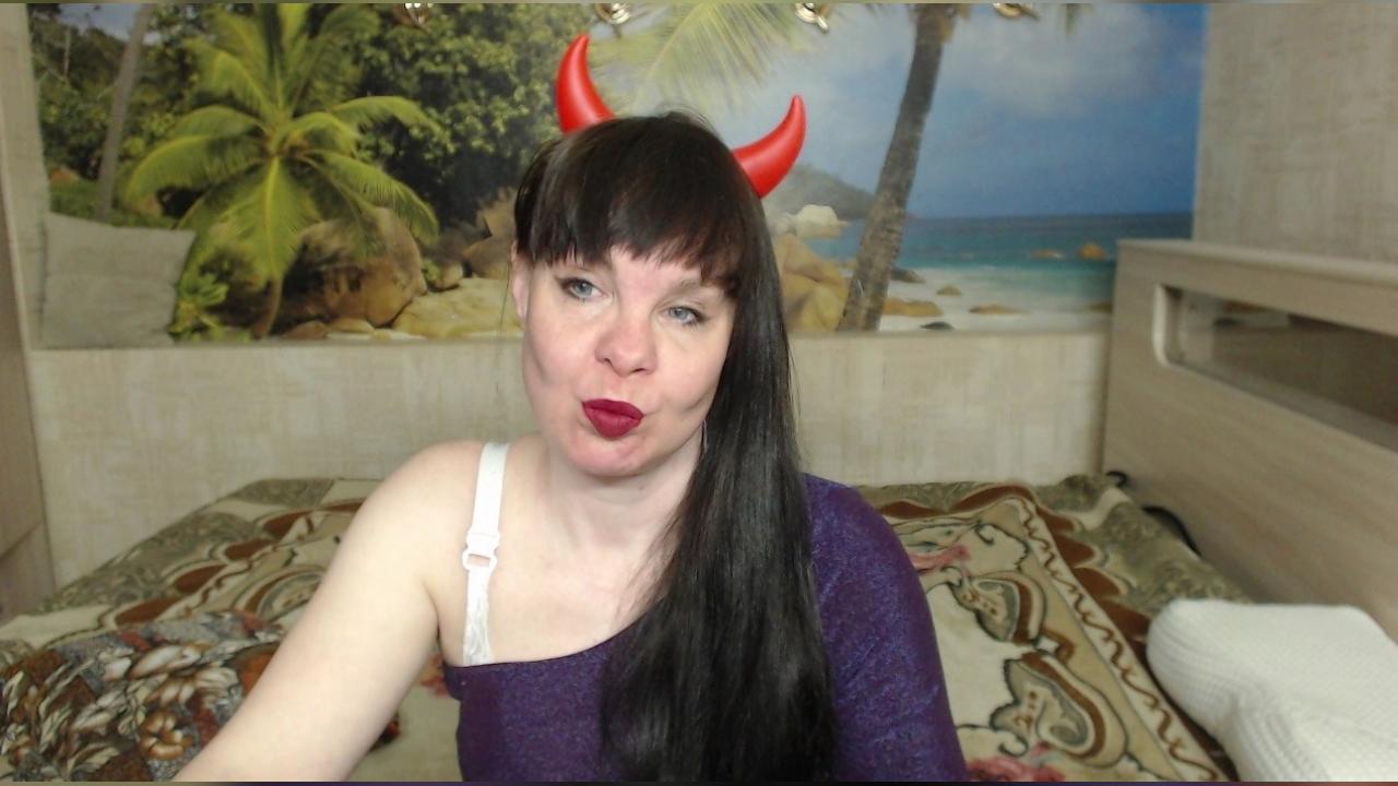 Webcam chat profile for Destinybbb: Bondage & discipline