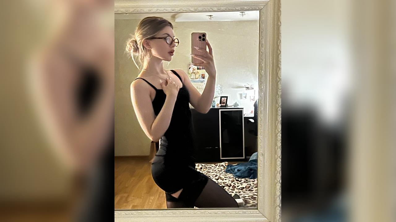 Webcam chat profile for 1Bezvia: Ask about my other interests