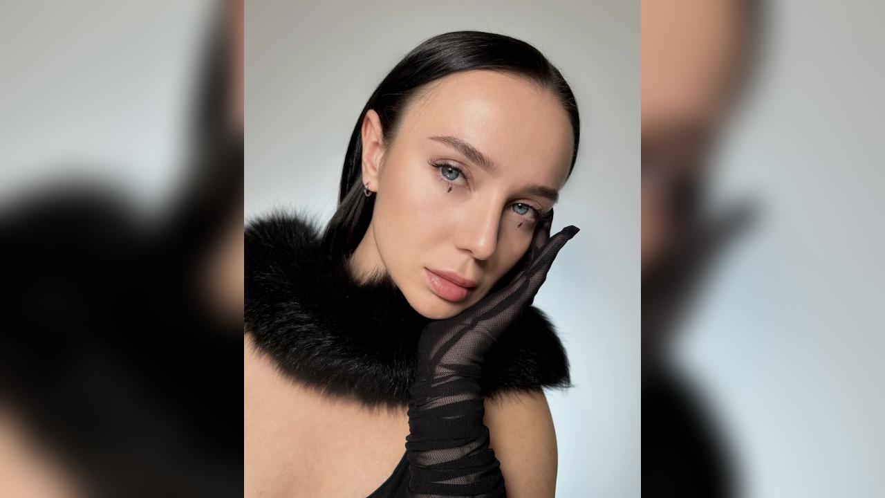 Webcam chat profile for MSALISA: Outfits