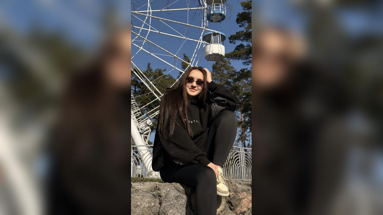 Webcam chat profile for blossom2111: Legs, feet & shoes