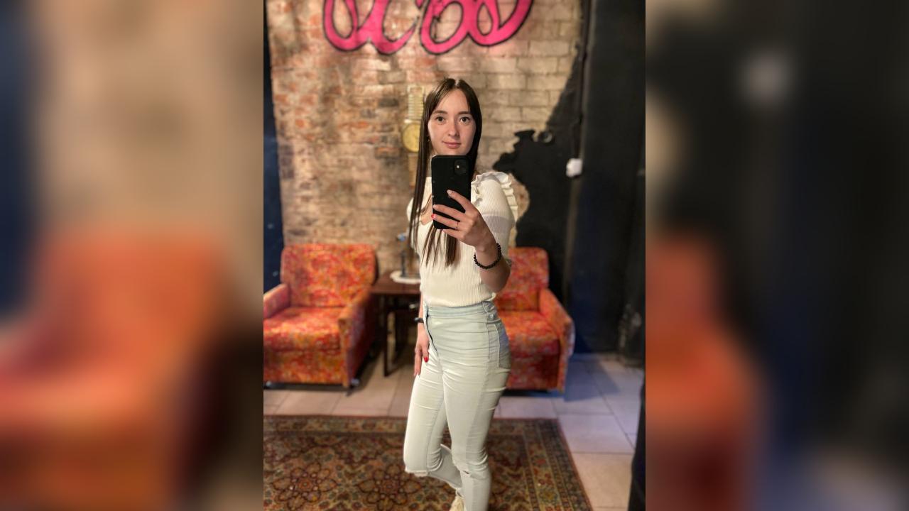 Webcam chat profile for FeralBerry: Music